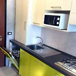 Vibrant With Pool-beahost Apartment *