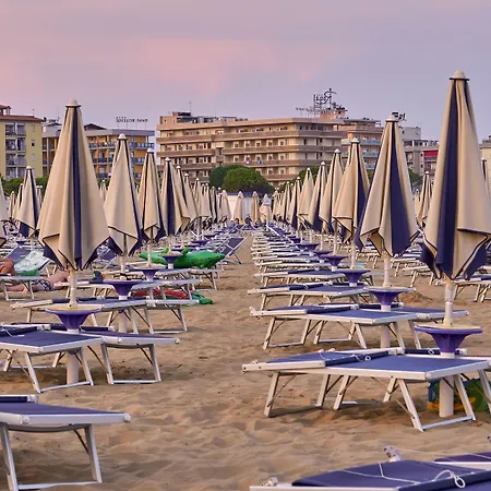 Vibrant With Pool-beahost * Bibione