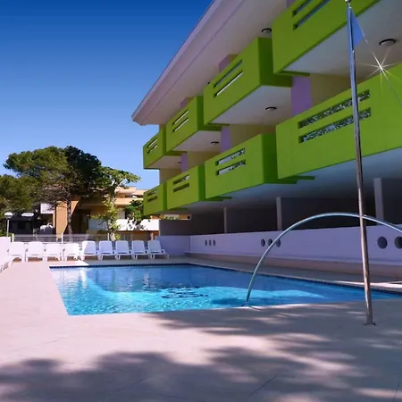 Apartment Vibrant With Pool-beahost *