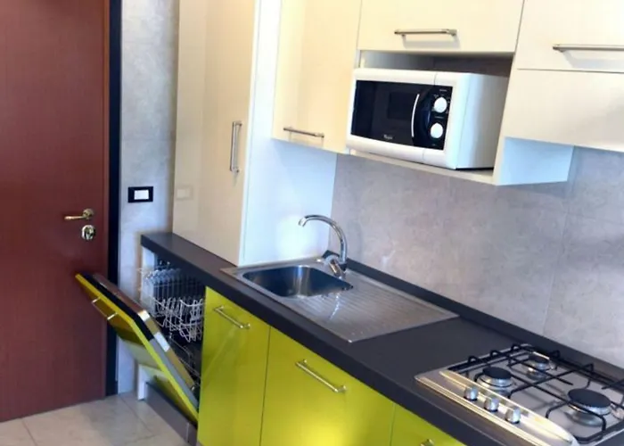 Vibrant With Pool-beahost Apartment *